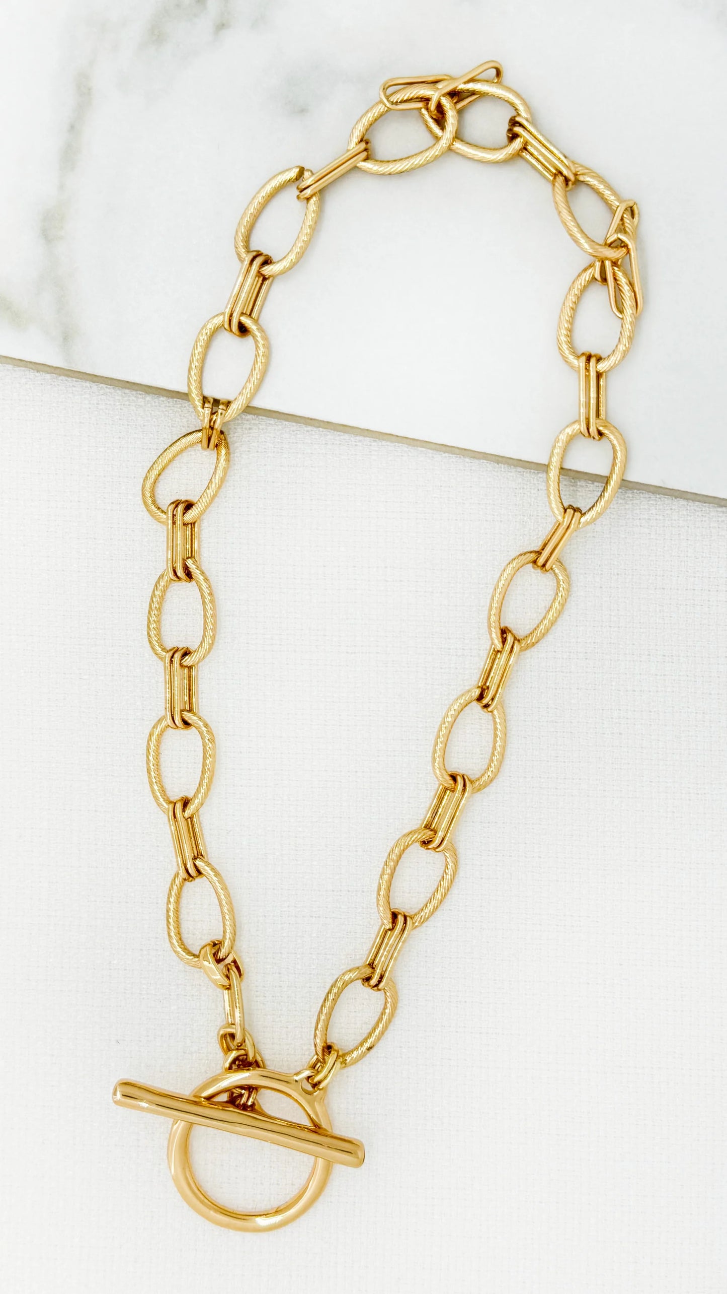 Short link T-bar necklace